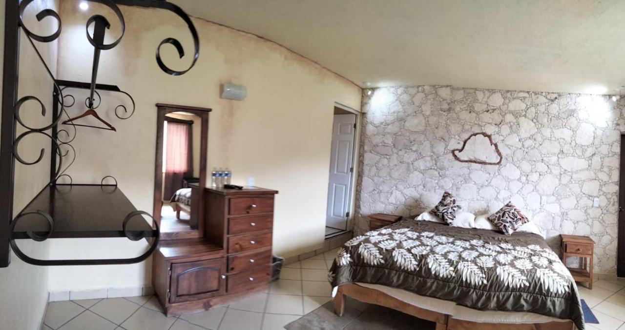 Hotel Casa Del Arbol Bernal Buitenkant foto