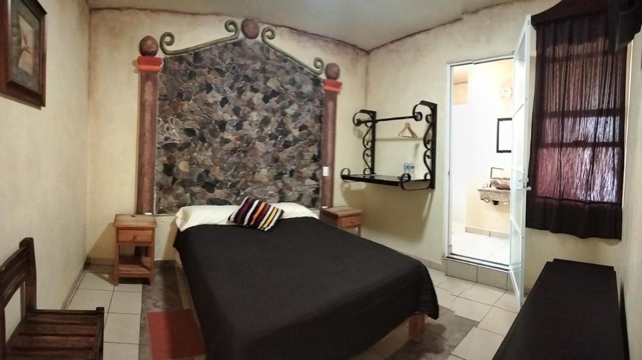 Hotel Casa Del Arbol Bernal Buitenkant foto